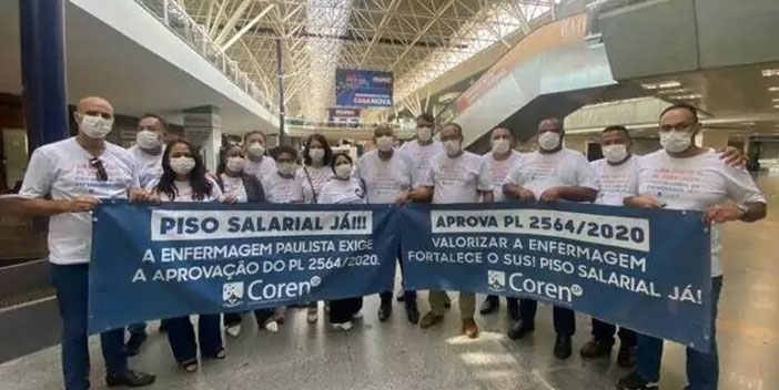 Profissionais aguardam votação do PL da enfermagem